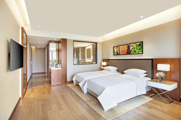 Room 4 of 126