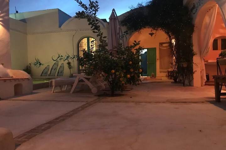 Hotel Exterior 52 of 62