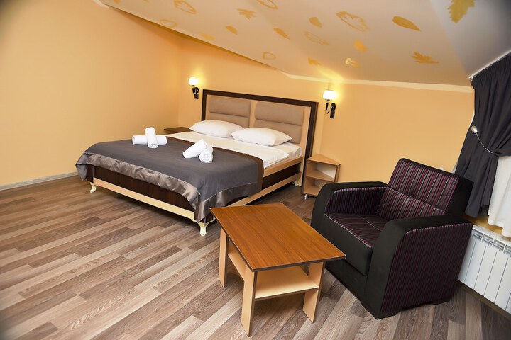 Room 4 of 36