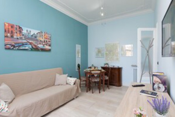 Room 6 of 20