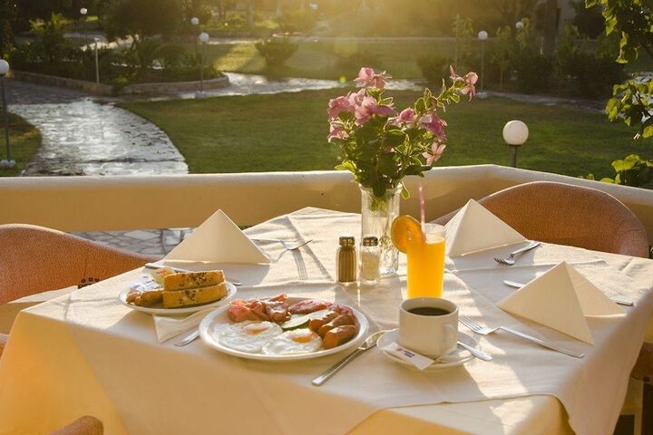 Breakfast/Coffee Service 61 of 107