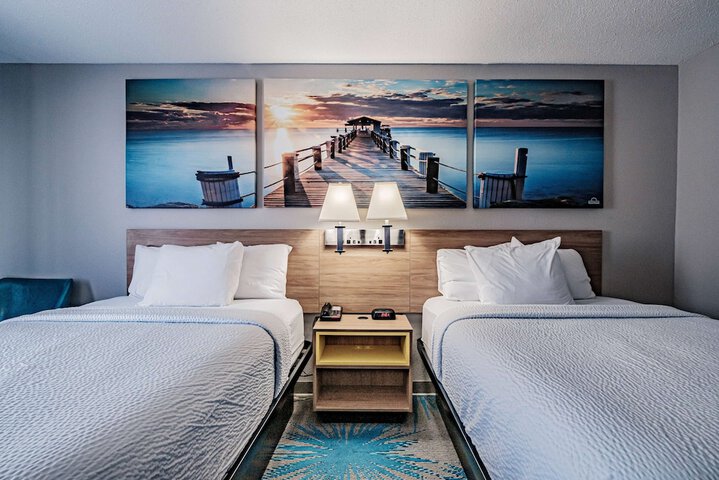 2 Double Beds (2 of 14)