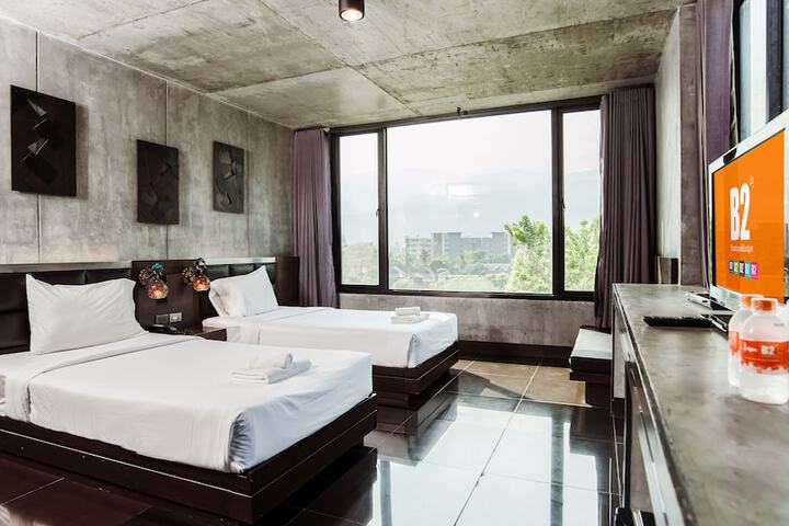 Room 13 of 31