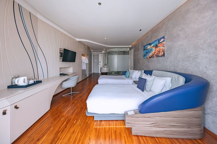 Room 41 of 148