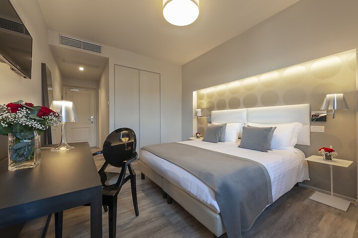 Room 16 of 47