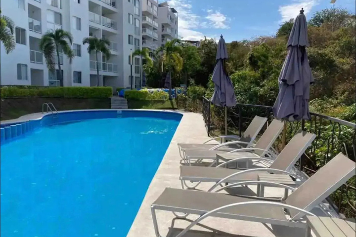 Pool 6 of 15