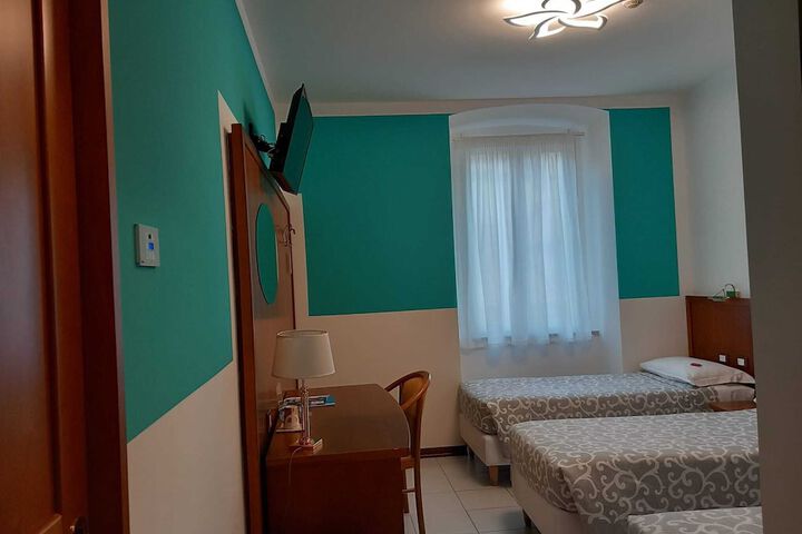 Room 26 of 70