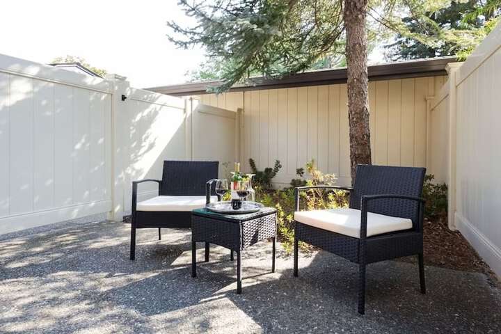 Hotel Exterior 189 of 196