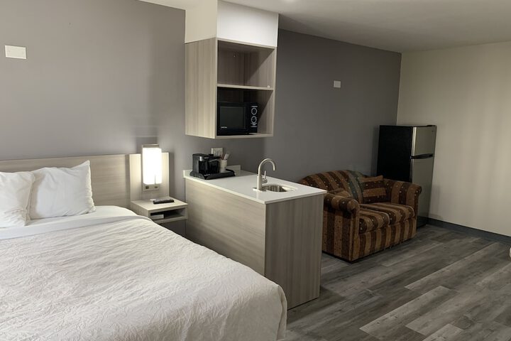 2 Queen Beds (7 of 13)