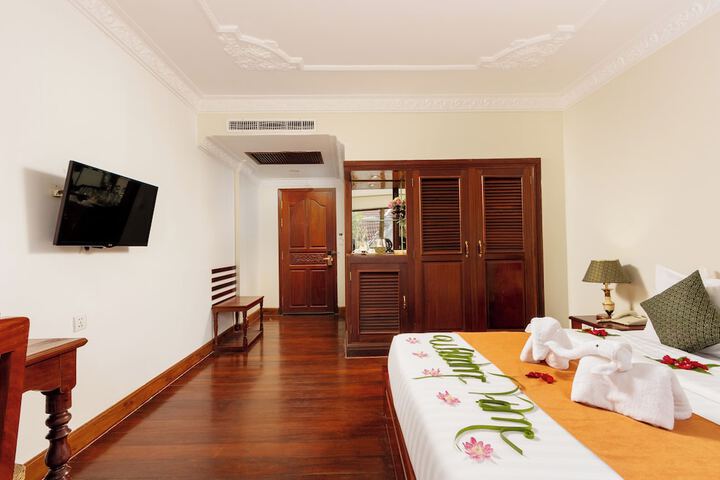 Room 26 of 63