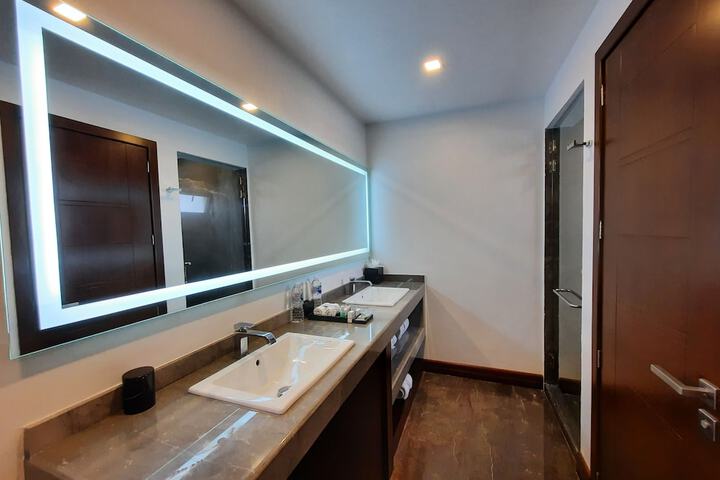 Room 20 of 103