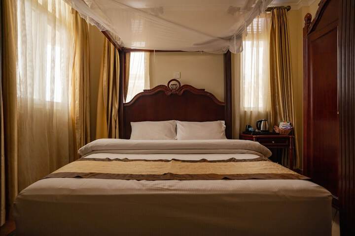Room 12 of 40