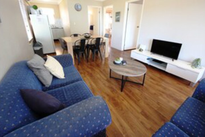 Room 5 of 12