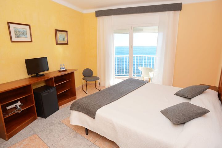 Room 4 of 55