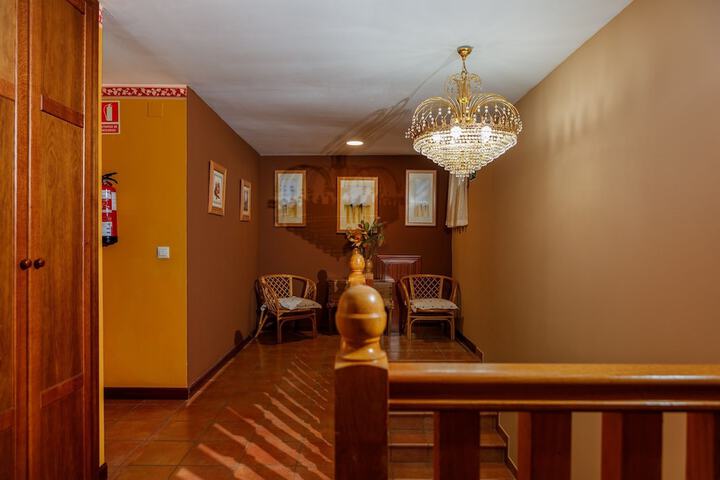Ballroom/Hall 44 of 50