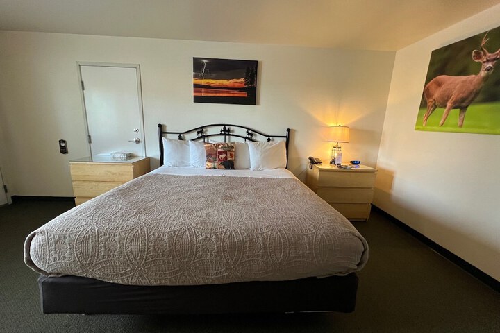 Room 11 of 80