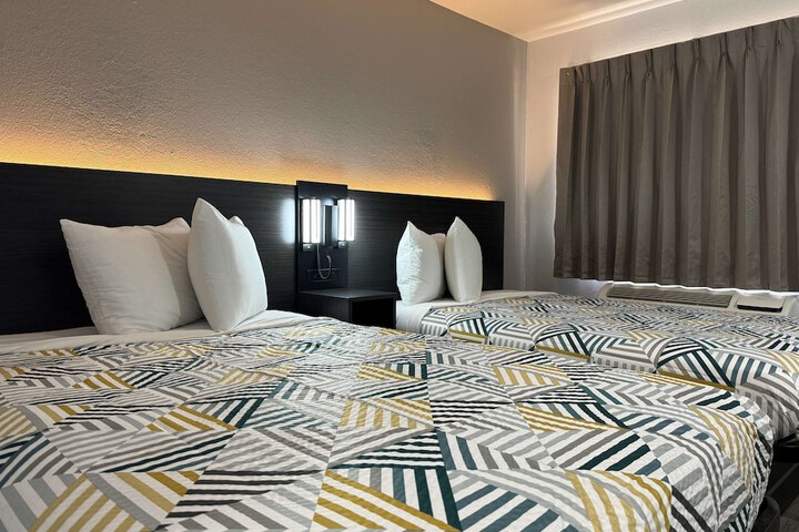 2 Double Beds (7 of 12)