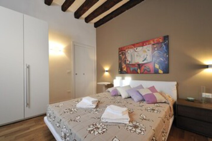 Room 14 of 22
