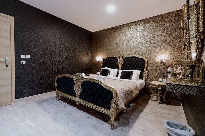 Room 42 of 120