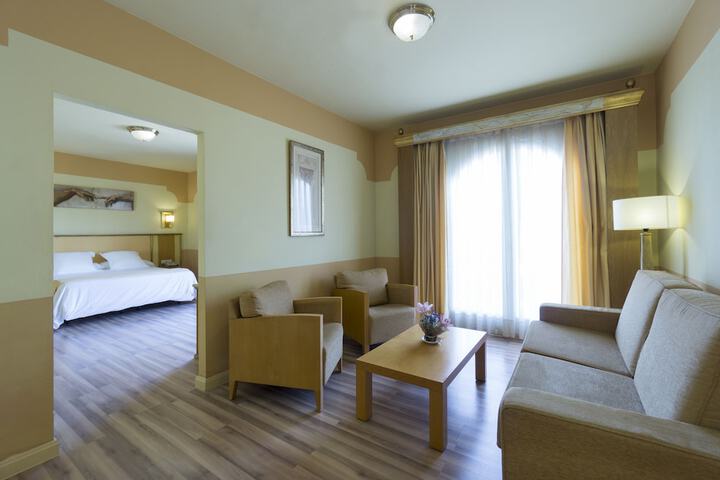 Room 7 of 34