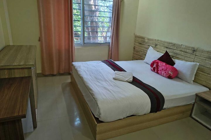 Room 5 of 15