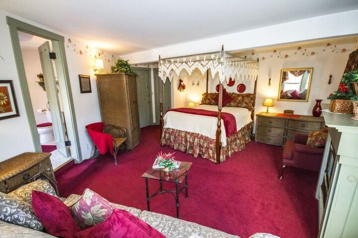 Room 7 of 48