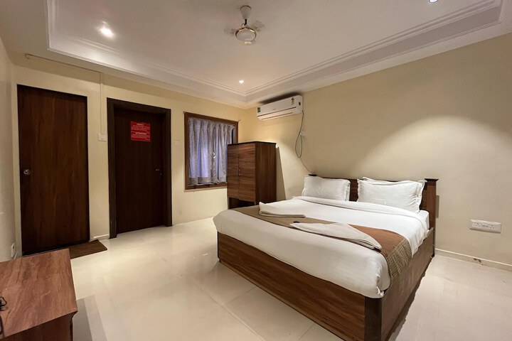 Room 6 of 39