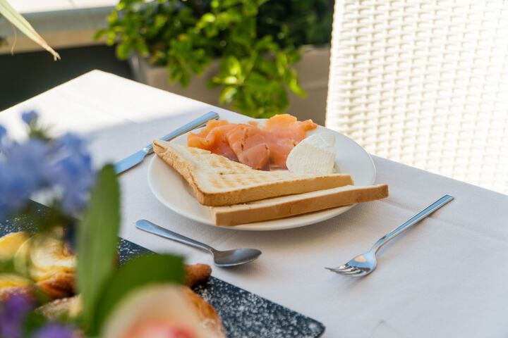 Breakfast/Coffee Service 95 of 108