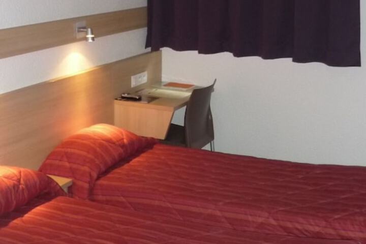 Room 8 of 39
