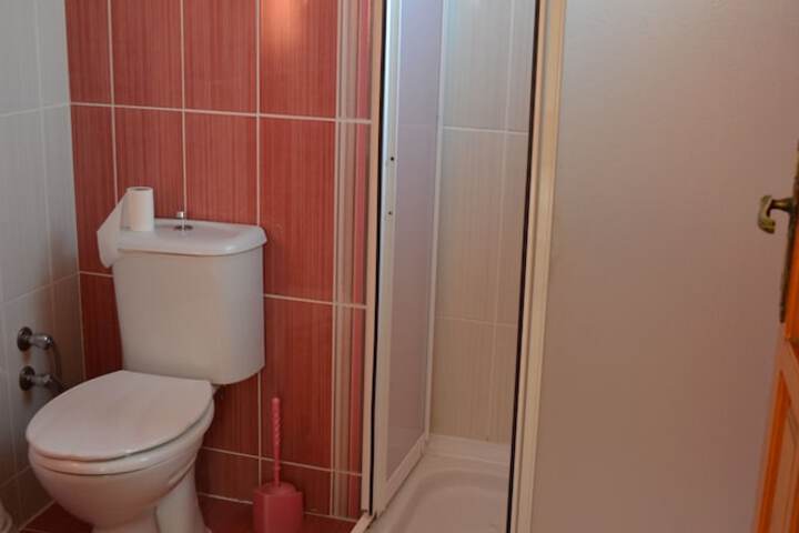 Room 6 of 48