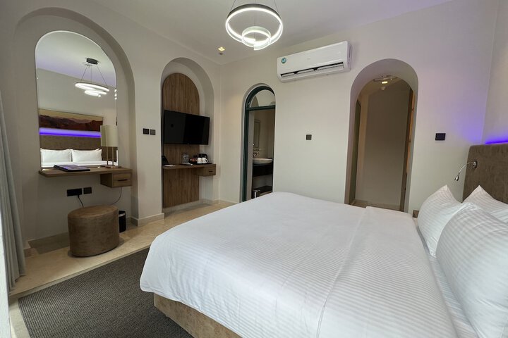 Room 9 of 79