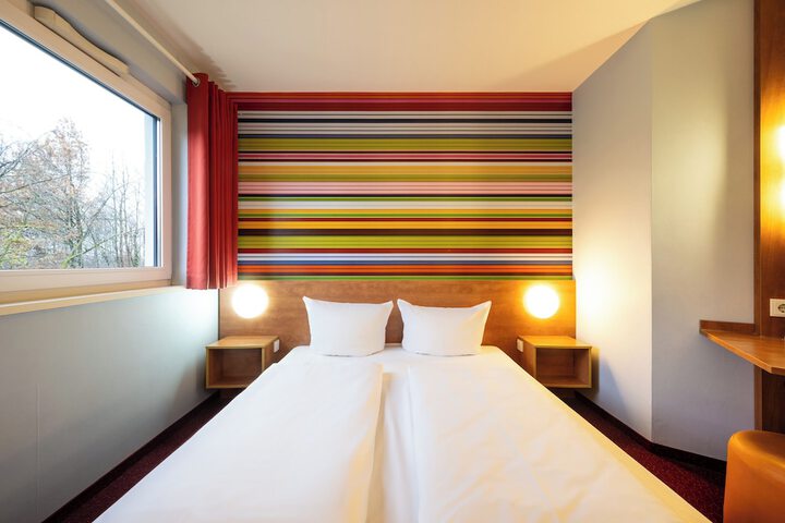 Room 13 of 86