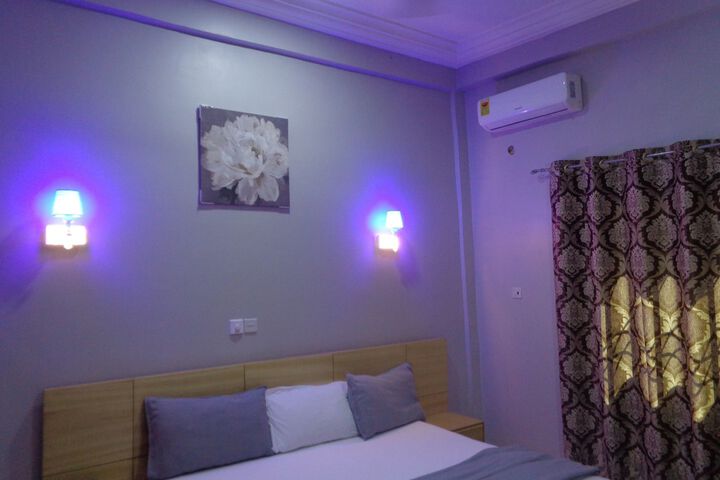 Room 16 of 36