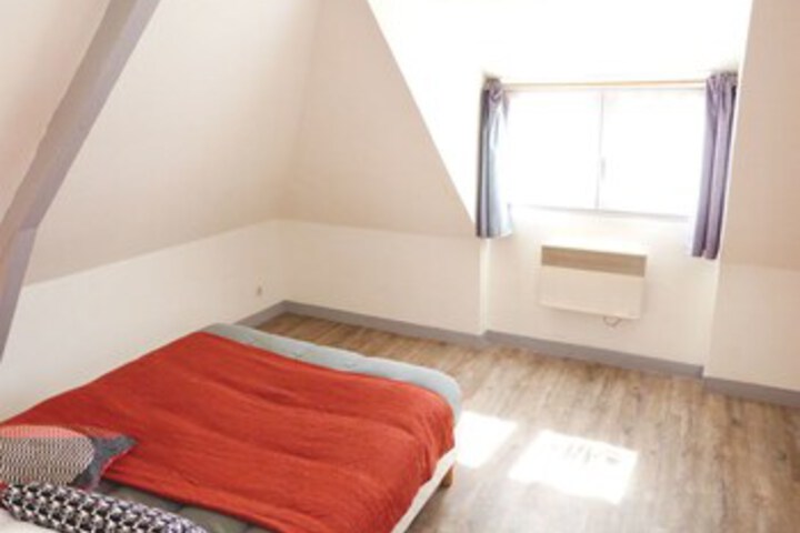 Room 11 of 11