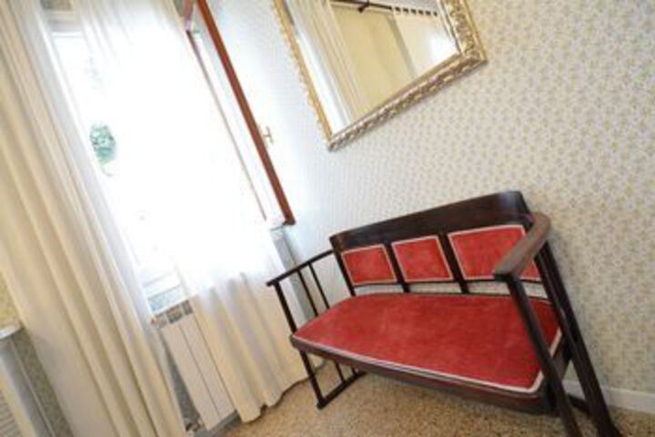 Room 17 of 29