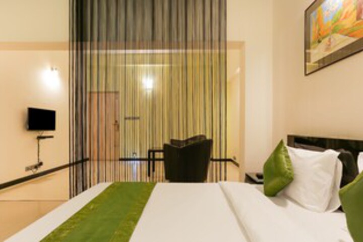Room 19 of 40
