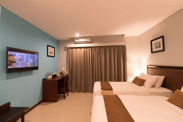 Room 10 of 48