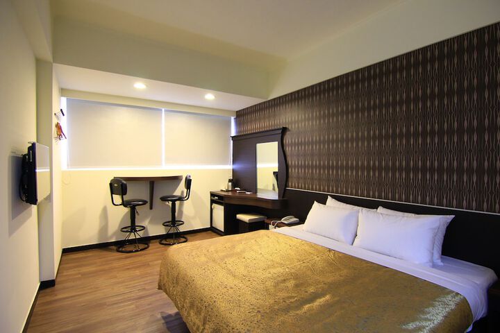 Room 9 of 49