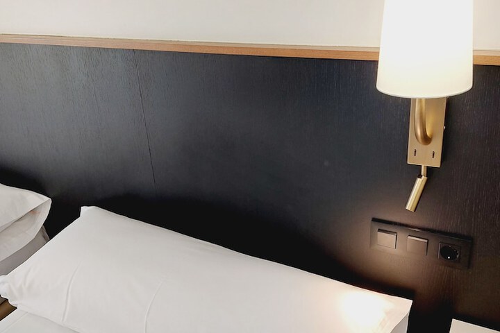 Room 32 of 105