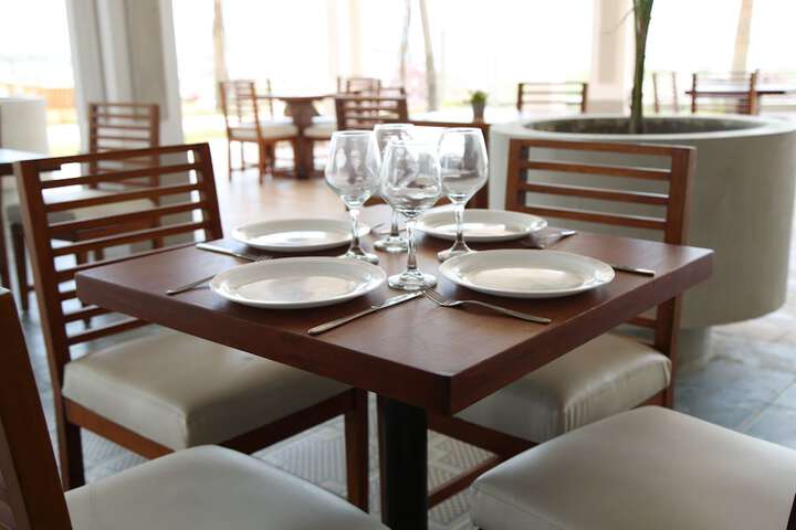 Dining 80 of 100
