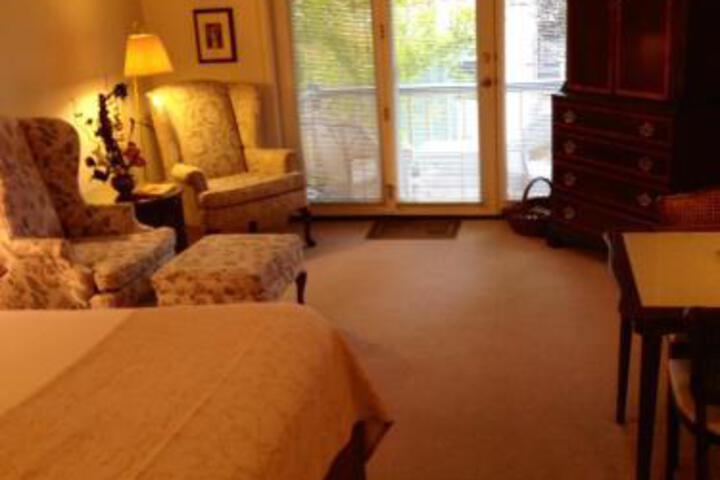 Image of Waterford Suite 216