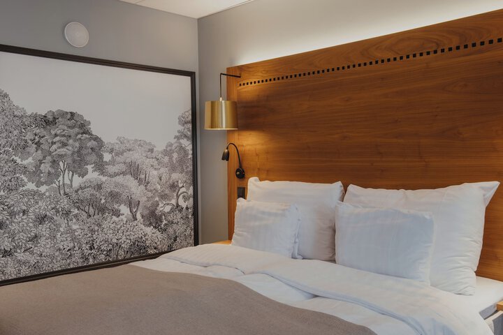 Room 54 of 157