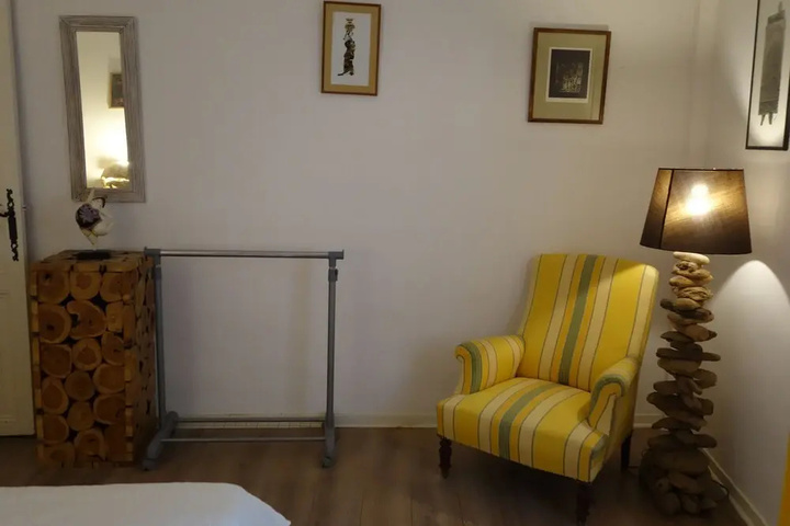 Room 8 of 17