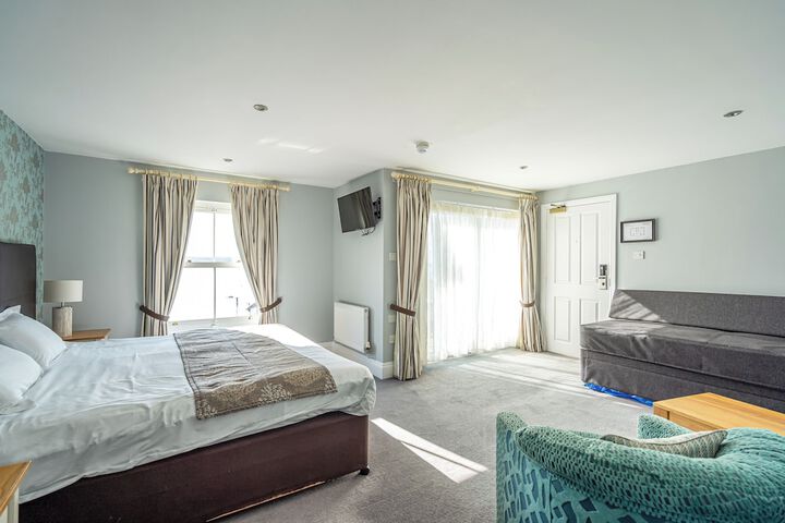 Room 14 of 36
