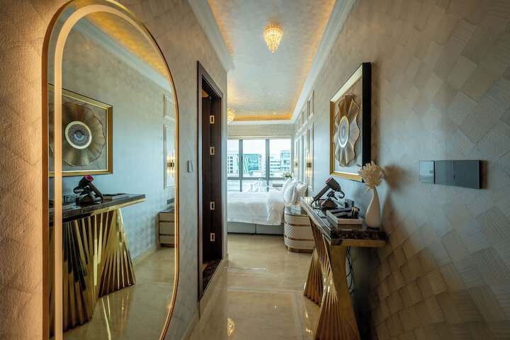 Room 6 of 285