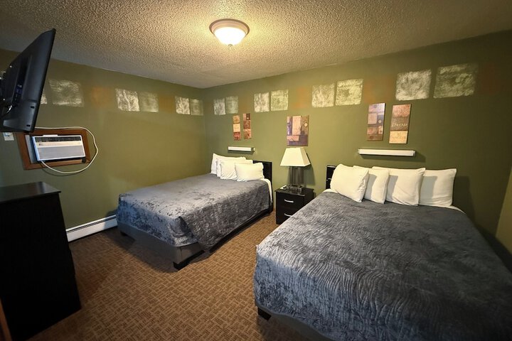 Room 16 of 28