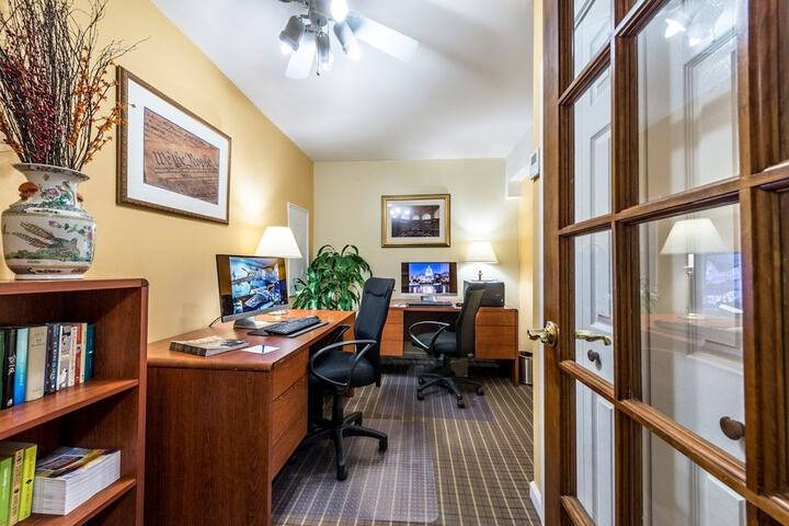 Business Center 65 of 67