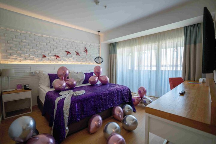 Room 28 of 203