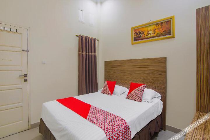 OYO 90327 Hotel Faradisa Syariah
