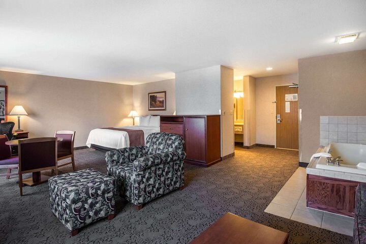 Room 18 of 27